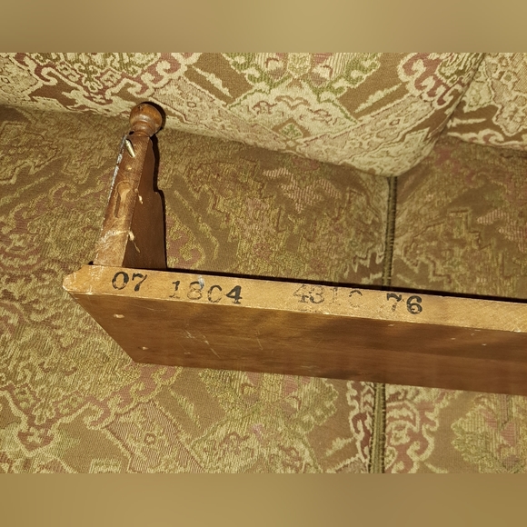 Ethan Allen Vintage 30" HeirloomMaple Wall Shelf with Plate Rack - Picture 3 of 4